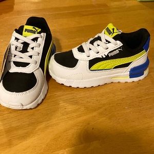 Kids Us Size 8 Graviton Tech AC Inf  Puma Sneakers.